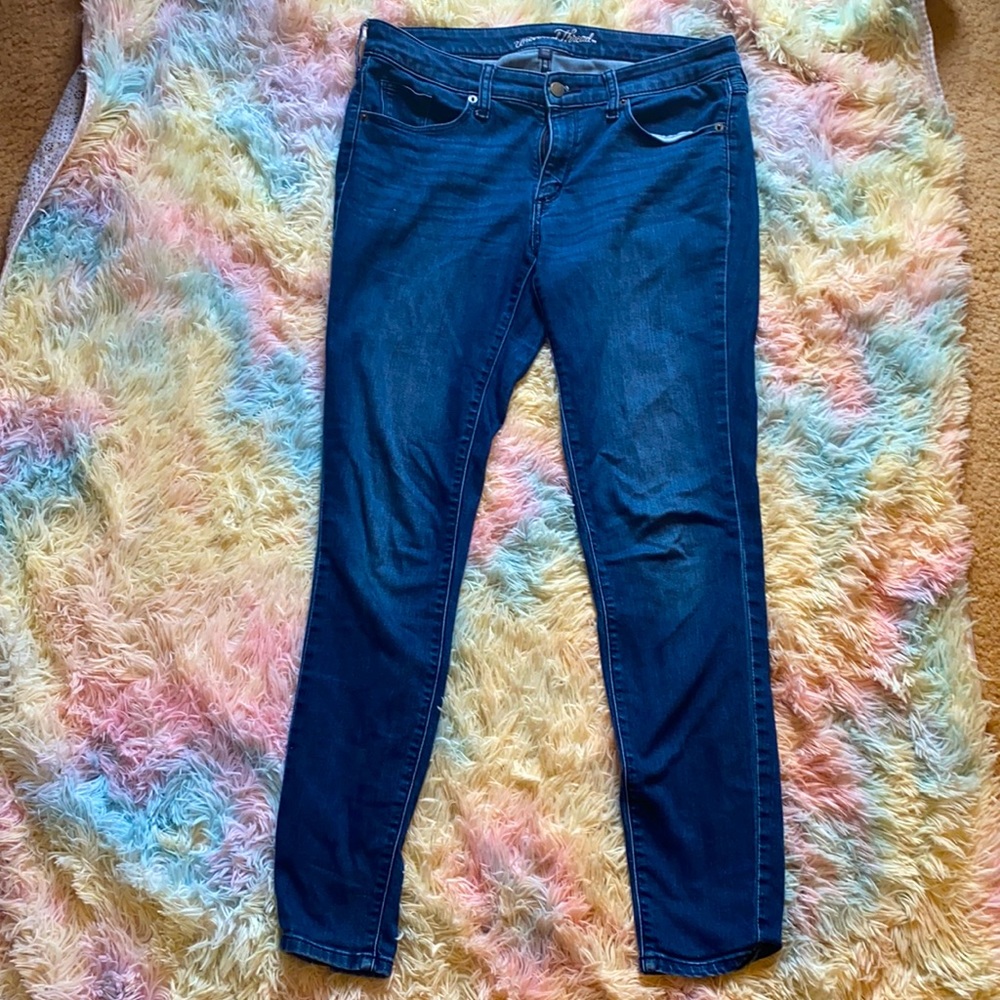 Used women’s size 8/29R Universal Thread Jeans